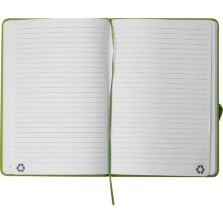 Jasnozielony notes A5 w linie z recyklingowanych materiałów